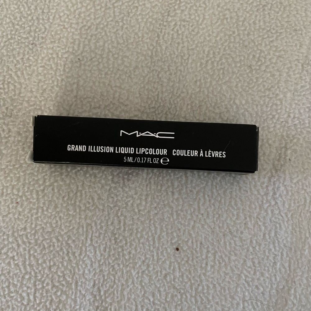 MAC Grand Illusion Liquid LipColour